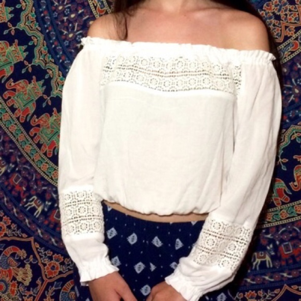 White off the shoulder baby bell sleeved crop top